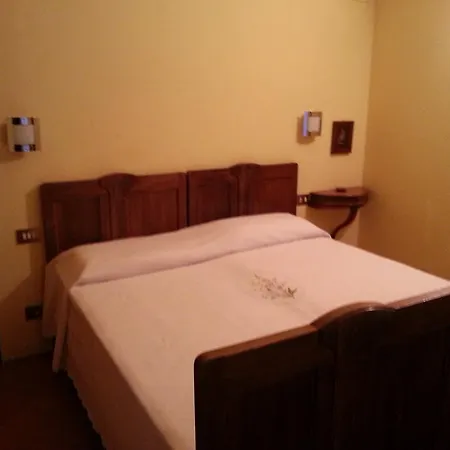 לינה וארוחת בוקר Gli Aceri ארקולה